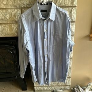 Claiborne men’s long sleeve dress shirt size XL 17 1/2 (34/35) light blue